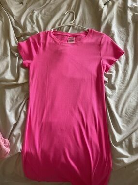 PINK Victoria's Secret Ribbed Crewneck Tee in Hot Pink